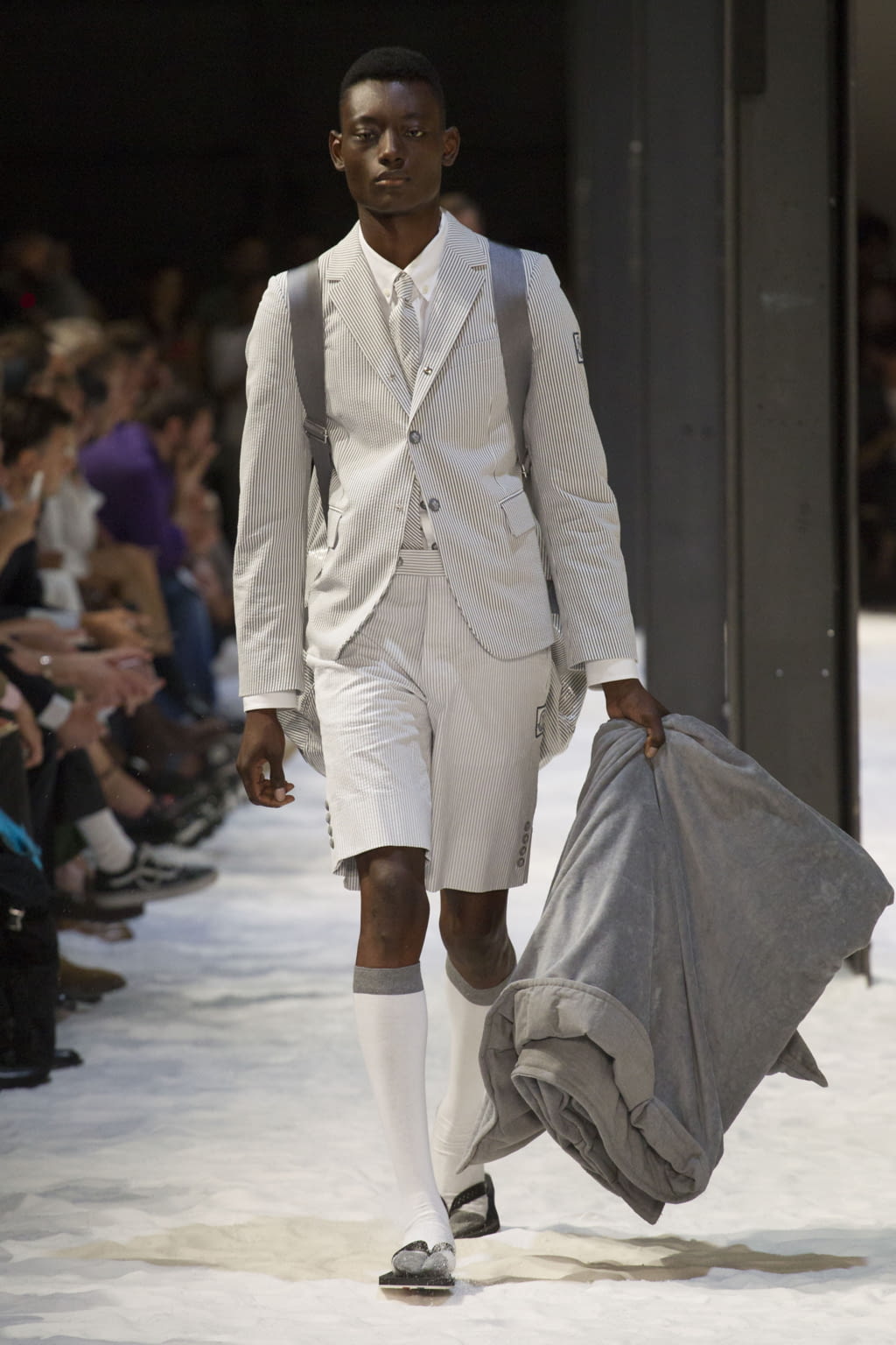 Fashion Week Milan Spring/Summer 2018 look 2 from the Moncler Gamme Bleu collection menswear