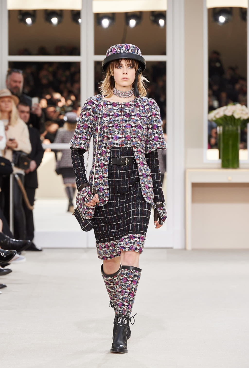 Fashion Week Paris Fall/Winter 2016 look 2 from the Chanel collection womenswear