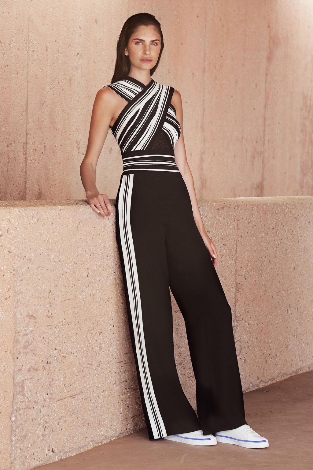 Fashion Week New York Resort 2019 look 2 from the Tadashi Shoji collection womenswear