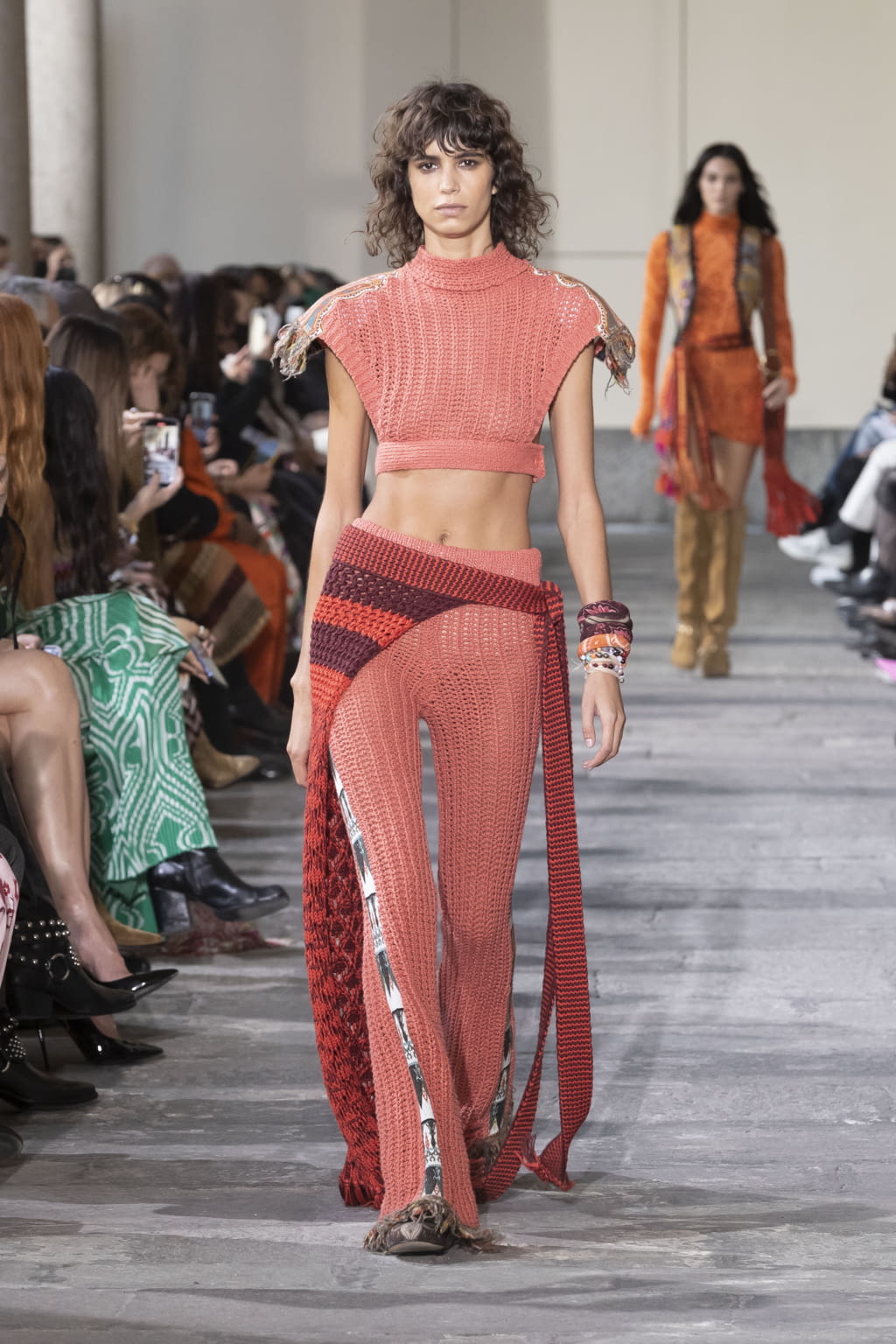 Fashion Week Milan Fall/Winter 2022 look 2 de la collection Etro womenswear
