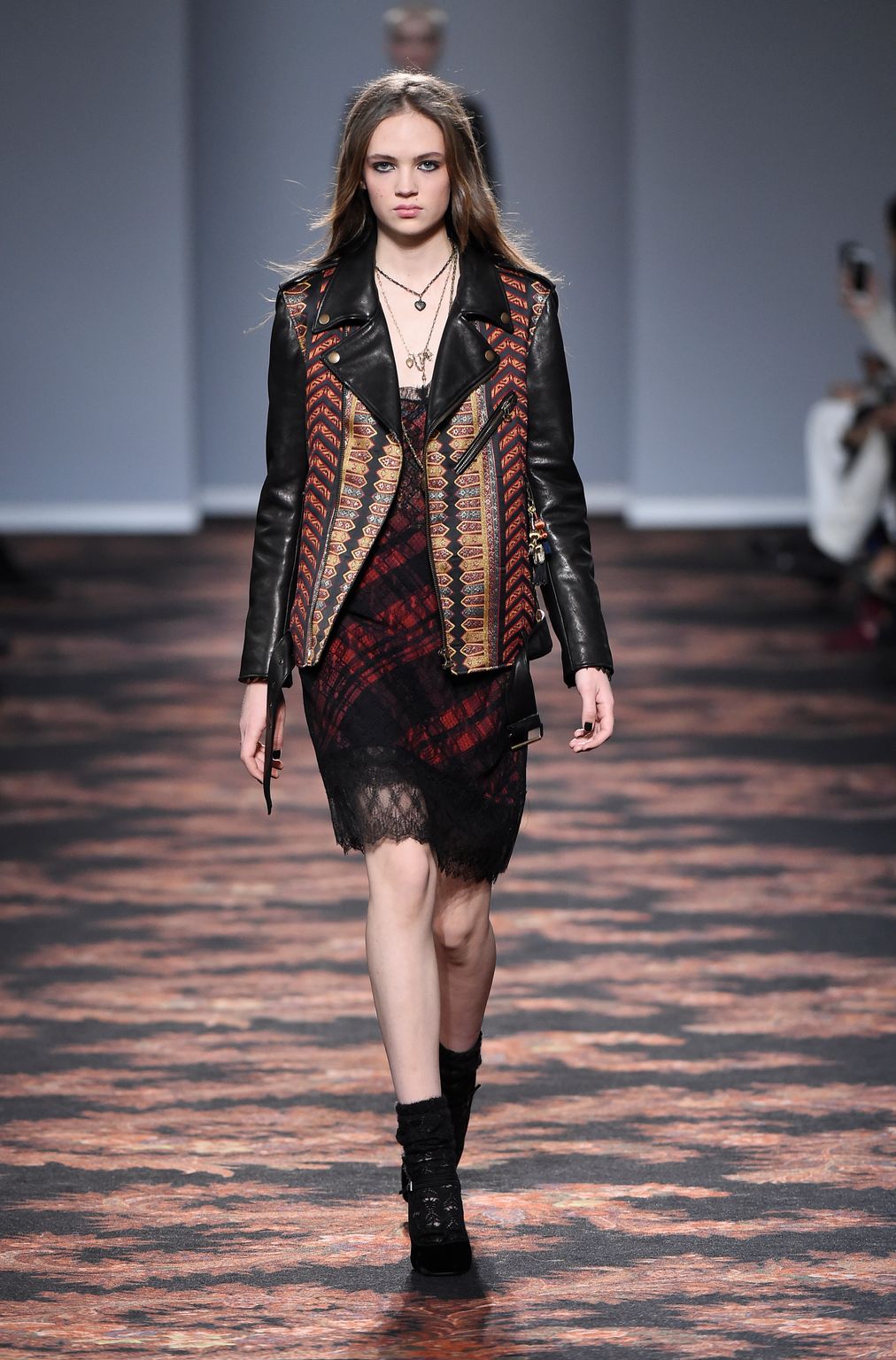 Fashion Week Milan Fall/Winter 2016 look 2 from the Etro collection womenswear