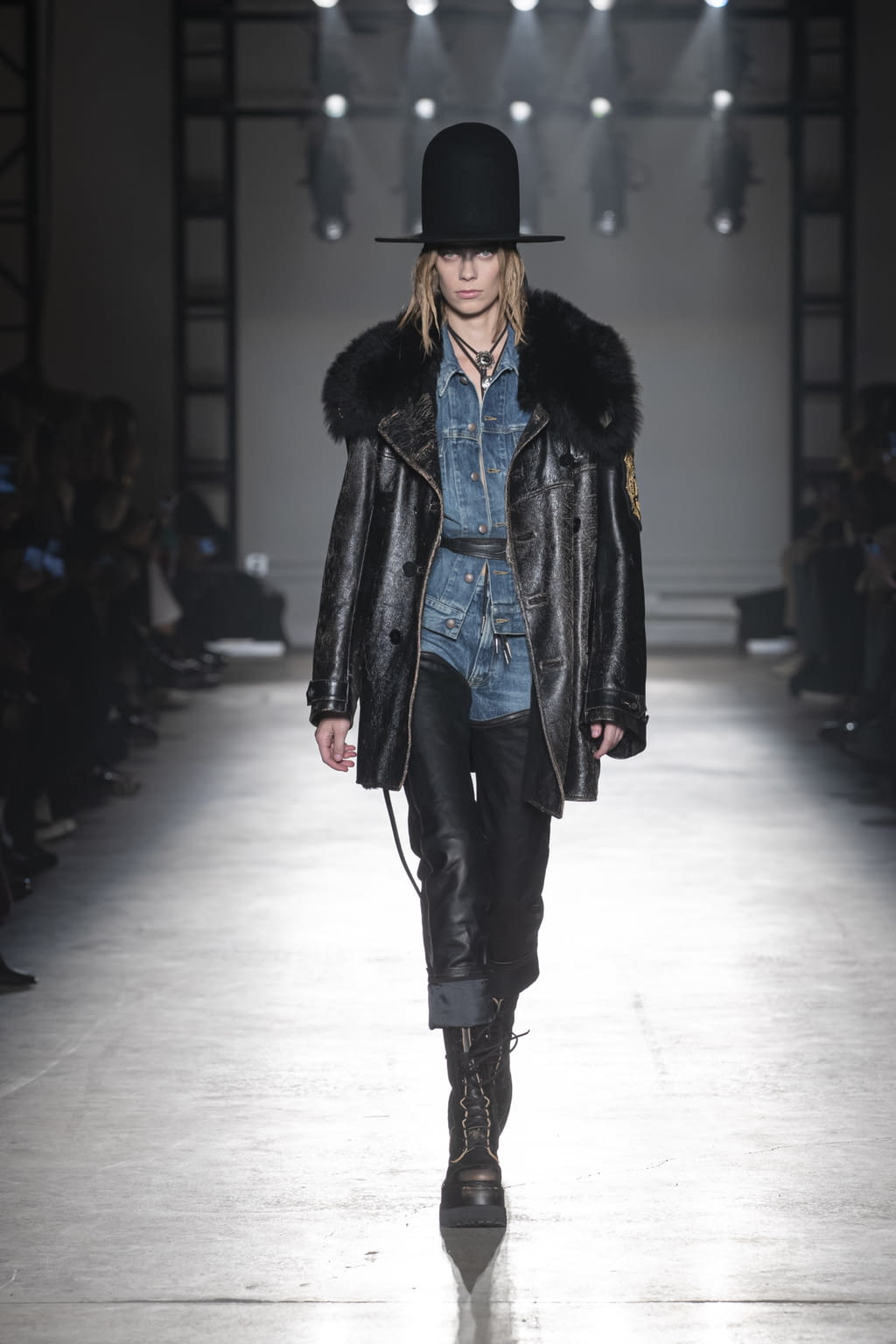 Fashion Week New York Fall/Winter 2020 look 2 de la collection R13 womenswear