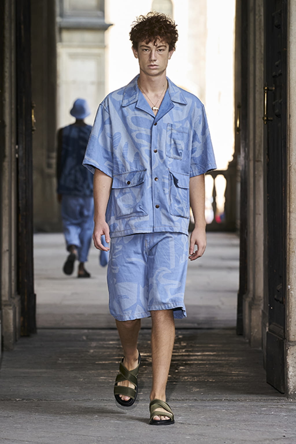 Fashion Week Milan Spring/Summer 2021 look 2 from the David Catalan collection menswear
