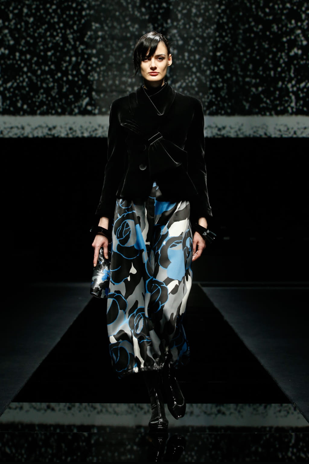 Fashion Week Milan Fall/Winter 2020 look 2 de la collection Giorgio Armani womenswear