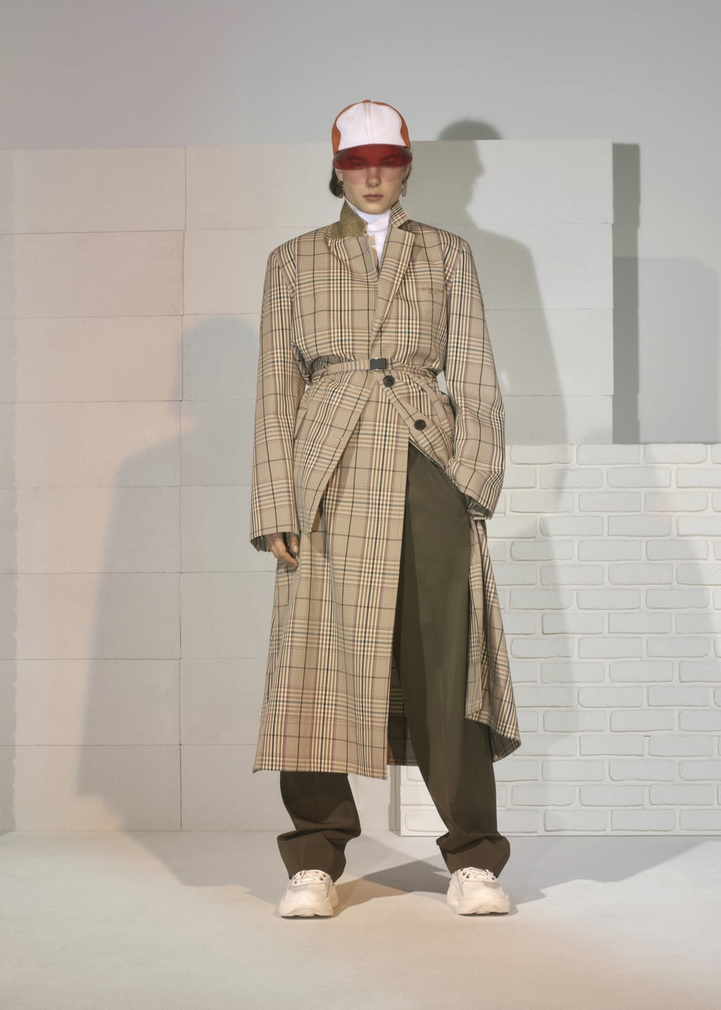 Fashion Week Paris Fall/Winter 2019 look 2 from the Maison Kitsuné collection womenswear