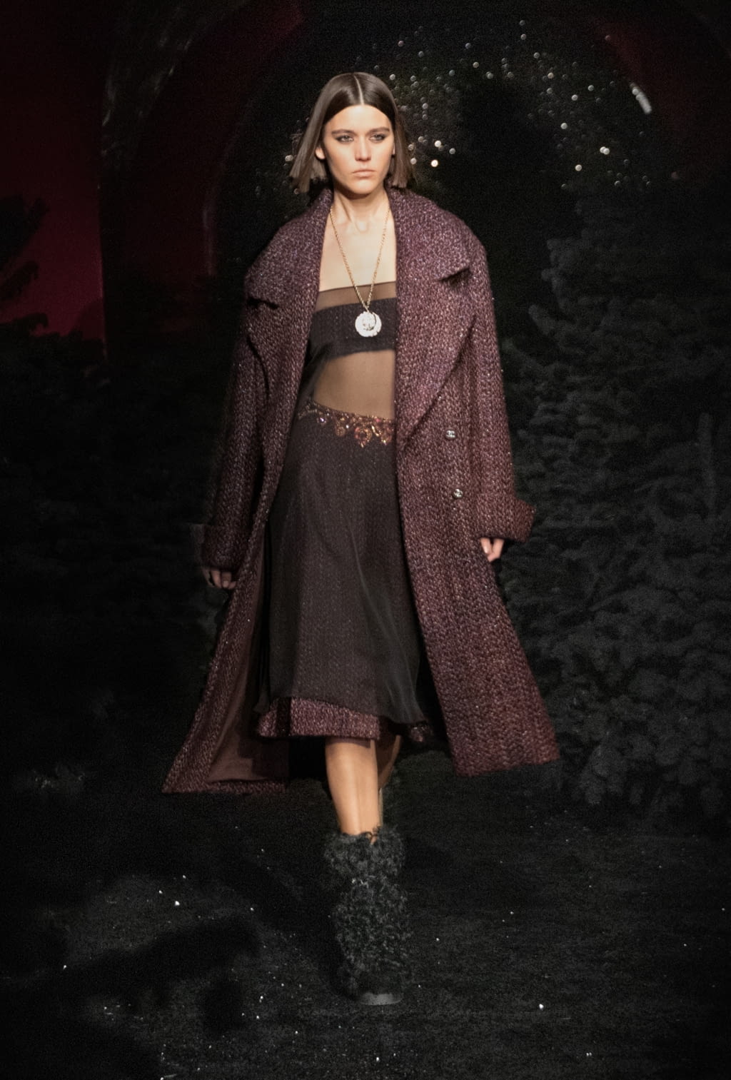 Fashion Week Paris Fall/Winter 2021 look 2 de la collection Chanel womenswear