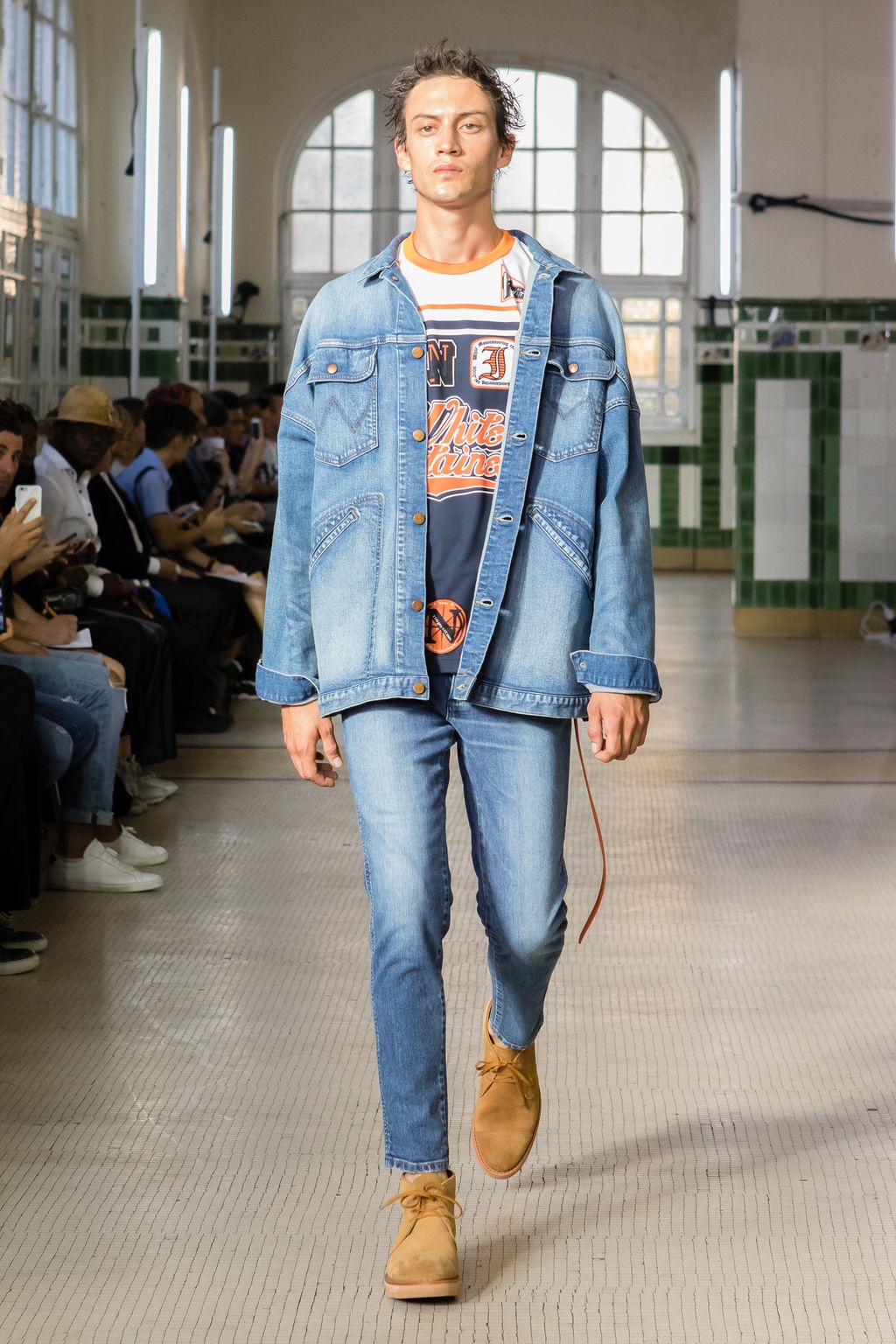 Fashion Week Paris Spring/Summer 2018 look 2 from the White Mountaineering collection menswear