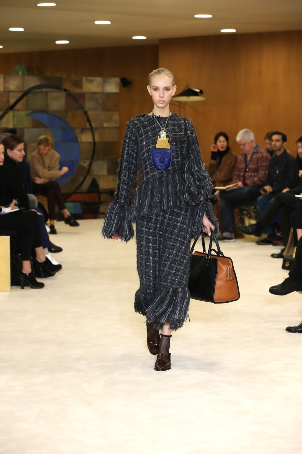 Fashion Week Paris Fall/Winter 2016 look 20 from the Loewe collection womenswear