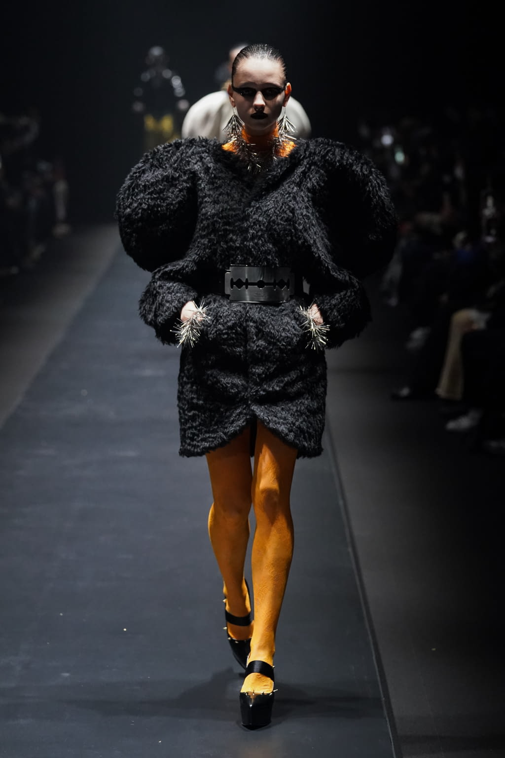 Fashion Week Paris Fall/Winter 2022 look 20 de la collection Undercover womenswear