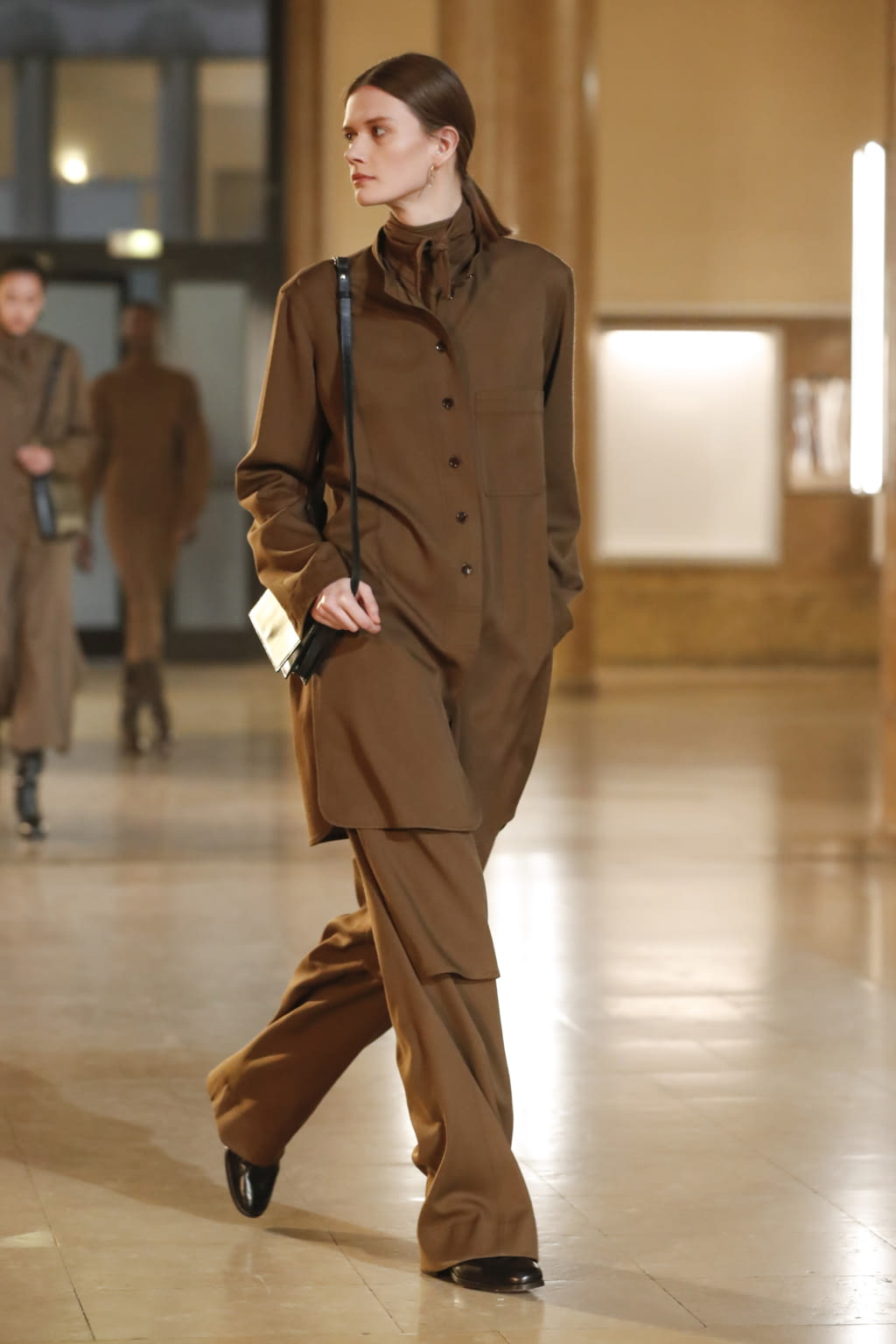 Fashion Week Paris Fall/Winter 2020 look 20 from the Lemaire collection 女装