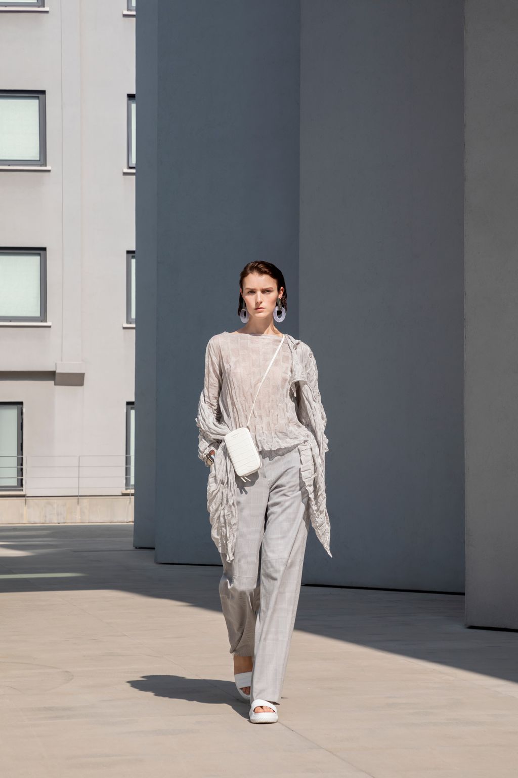 Fashion Week Milan Spring/Summer 2021 look 20 from the Emporio Armani collection womenswear