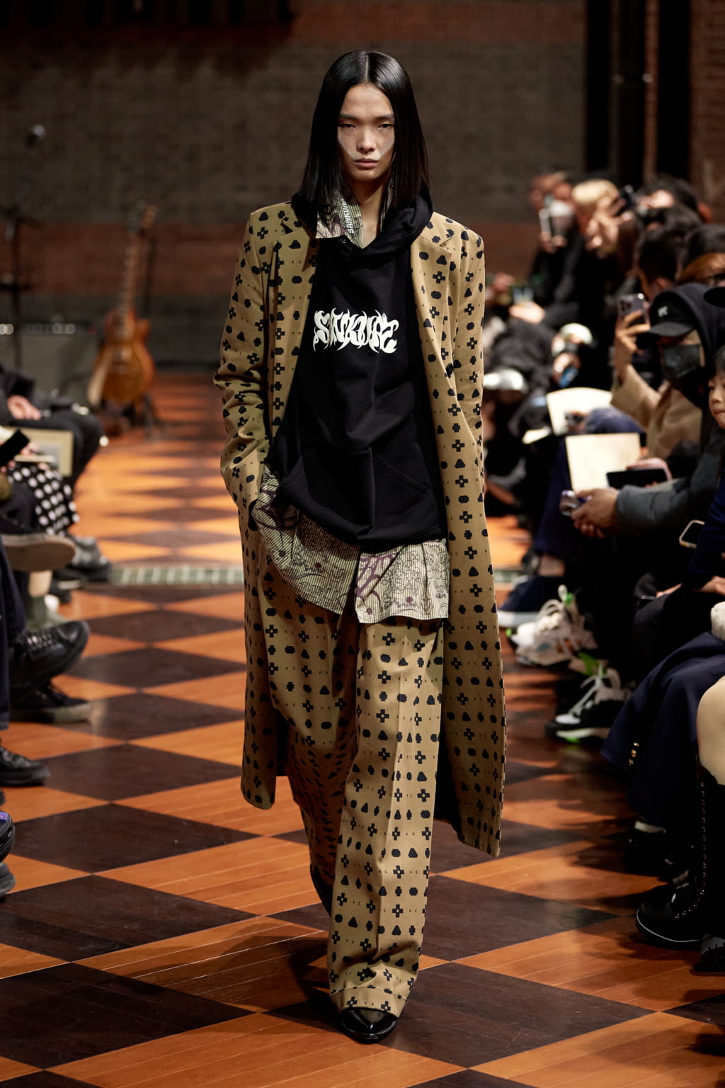 Fashion Week Paris Fall/Winter 2022 look 21 de la collection Sankuanz menswear