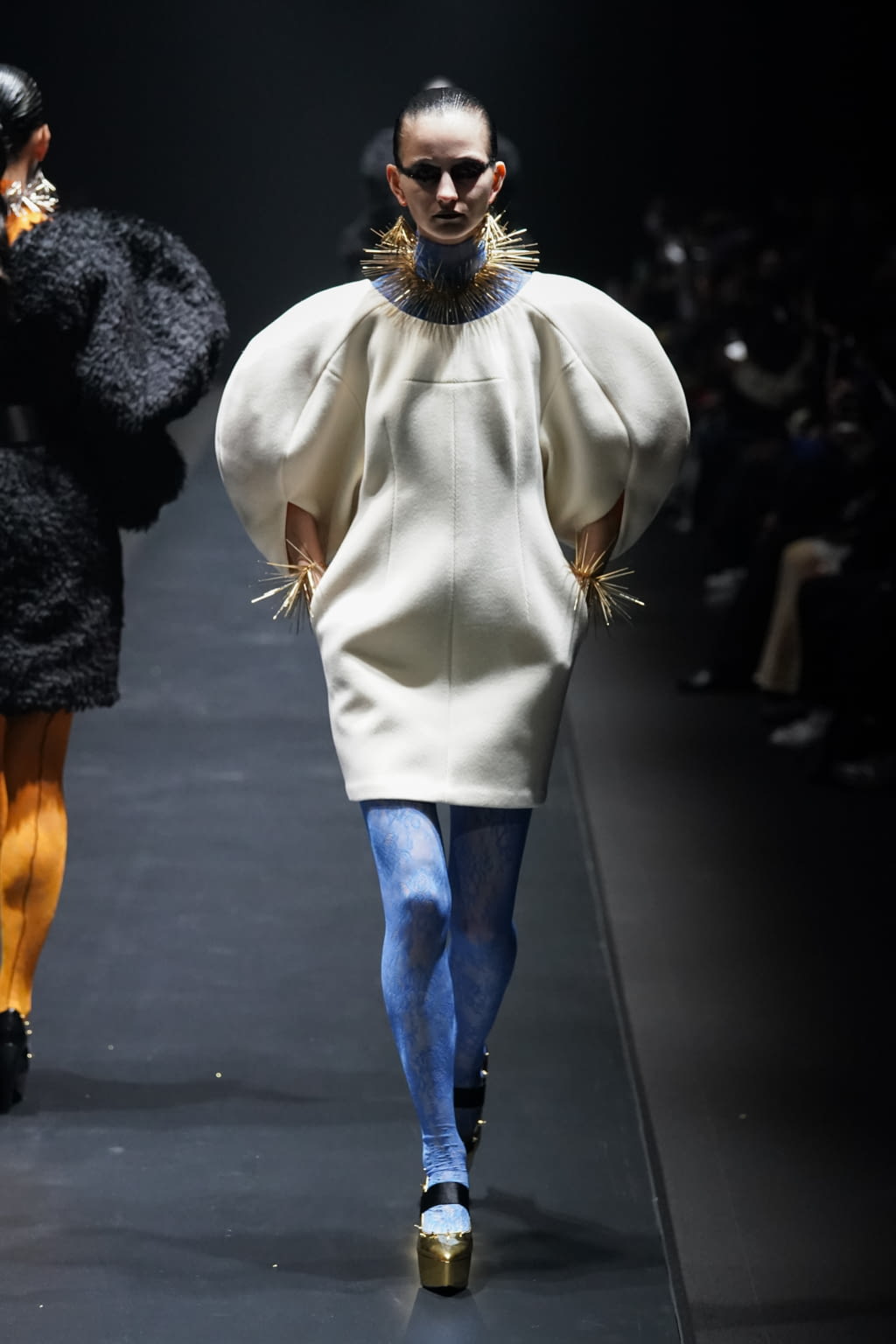 Fashion Week Paris Fall/Winter 2022 look 21 from the Undercover collection 女装