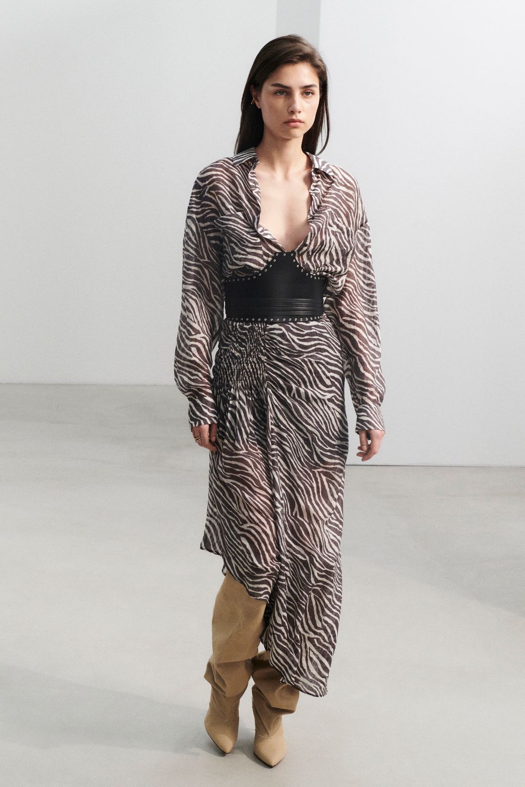 Fashion Week Paris Spring-Summer 2025 look 22 from the Iro collection womenswear