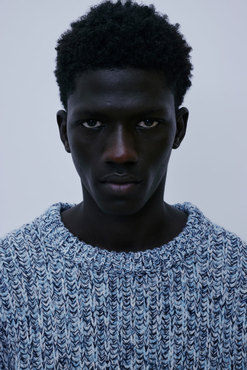 Fashion Week Paris Fall/Winter 2022 look 22 from the Sandro collection menswear