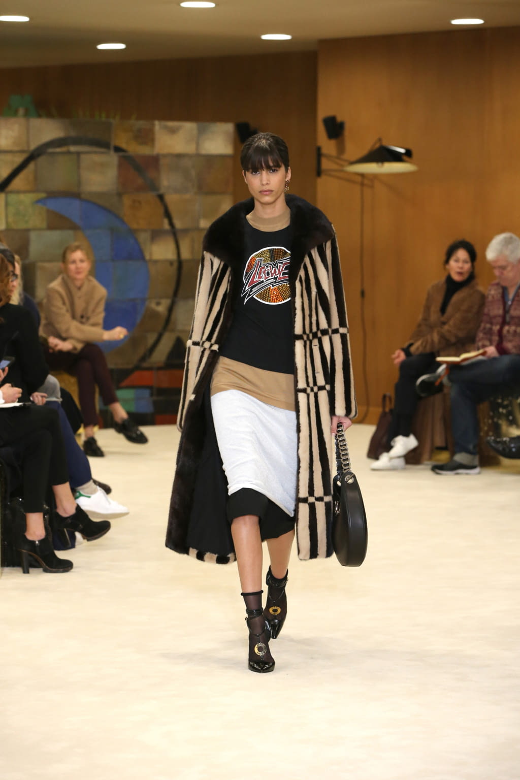 Fashion Week Paris Fall/Winter 2016 look 22 from the Loewe collection 女装