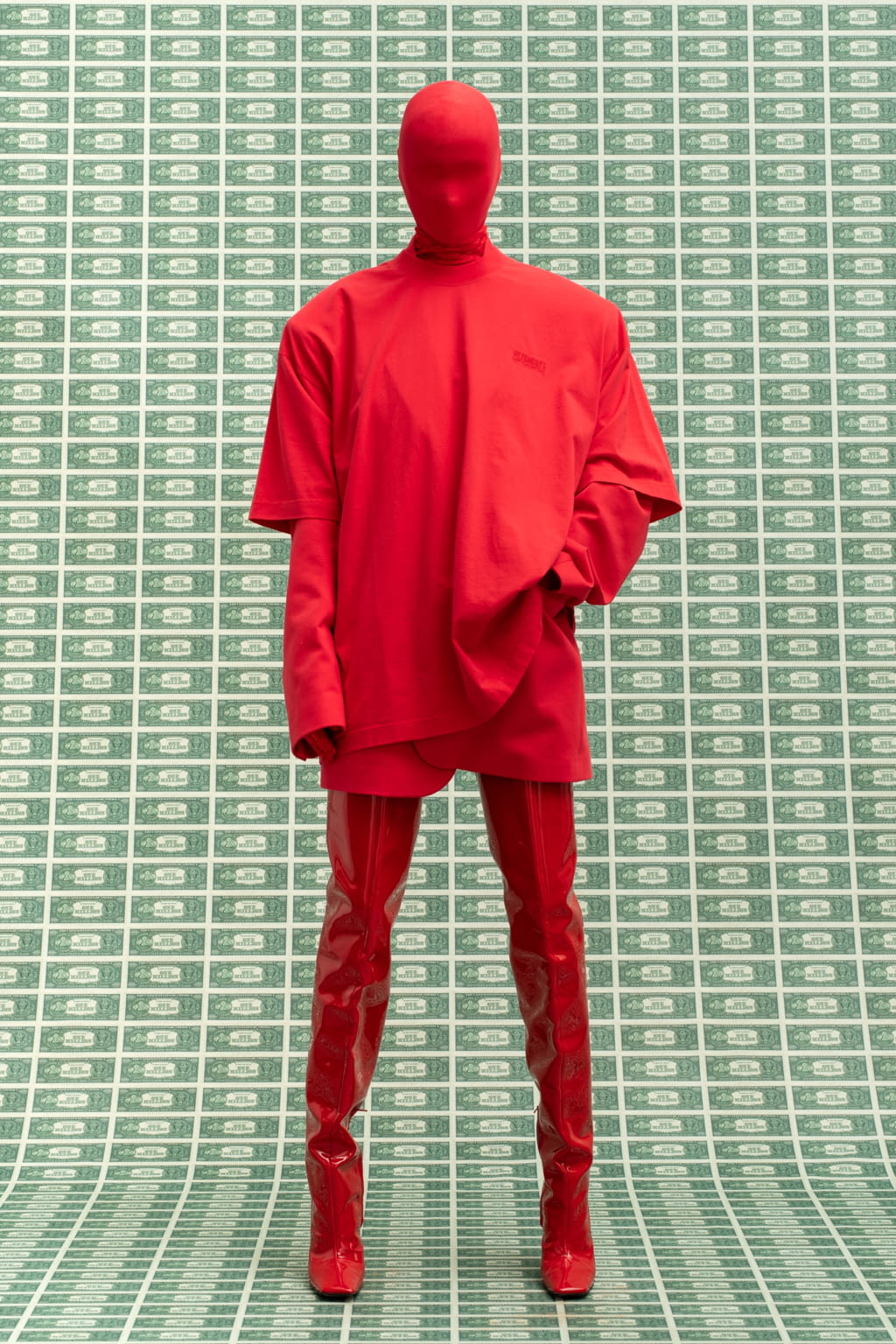 Fashion Week Paris Fall/Winter 2022 look 22 from the VETEMENTS collection womenswear