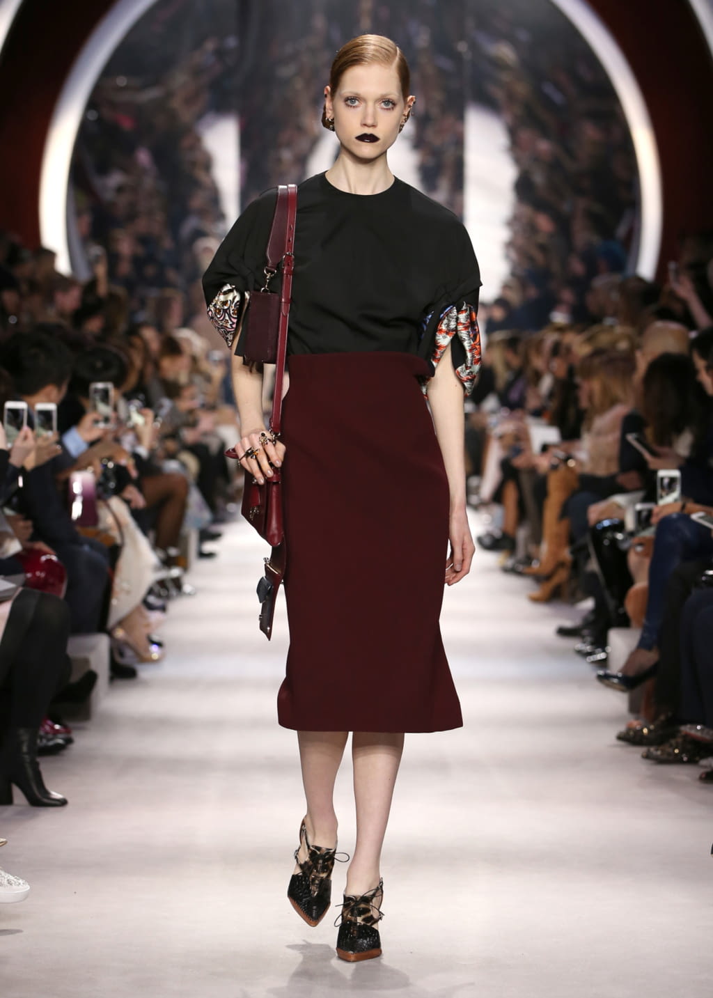 Fashion Week Paris Fall/Winter 2016 look 22 from the Christian Dior collection womenswear