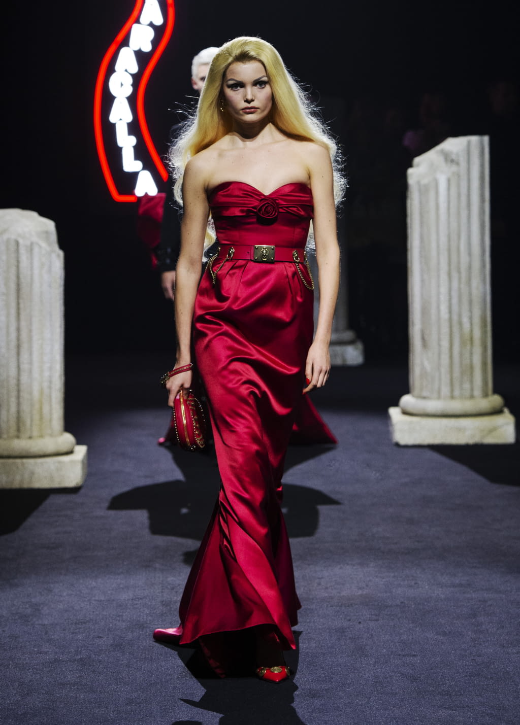 Fashion Week Milan Pre-Fall 2019 look 22 from the Moschino collection 女装