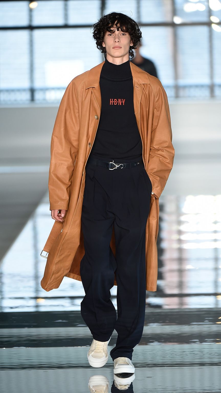 Fashion Week New York Spring/Summer 2018 look 22 from the Boss collection menswear