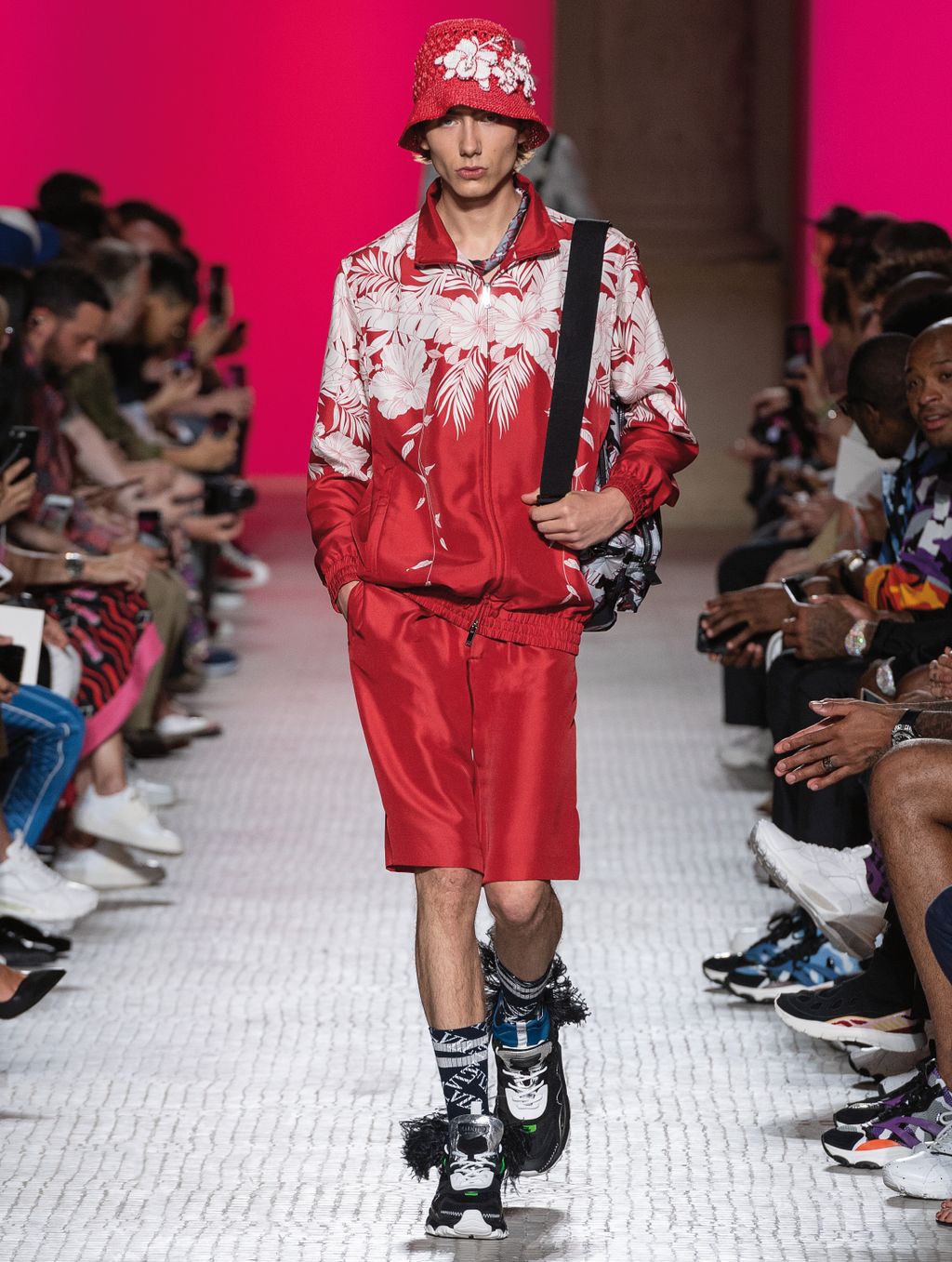 Fashion Week Paris Spring/Summer 2019 look 22 de la collection Valentino menswear