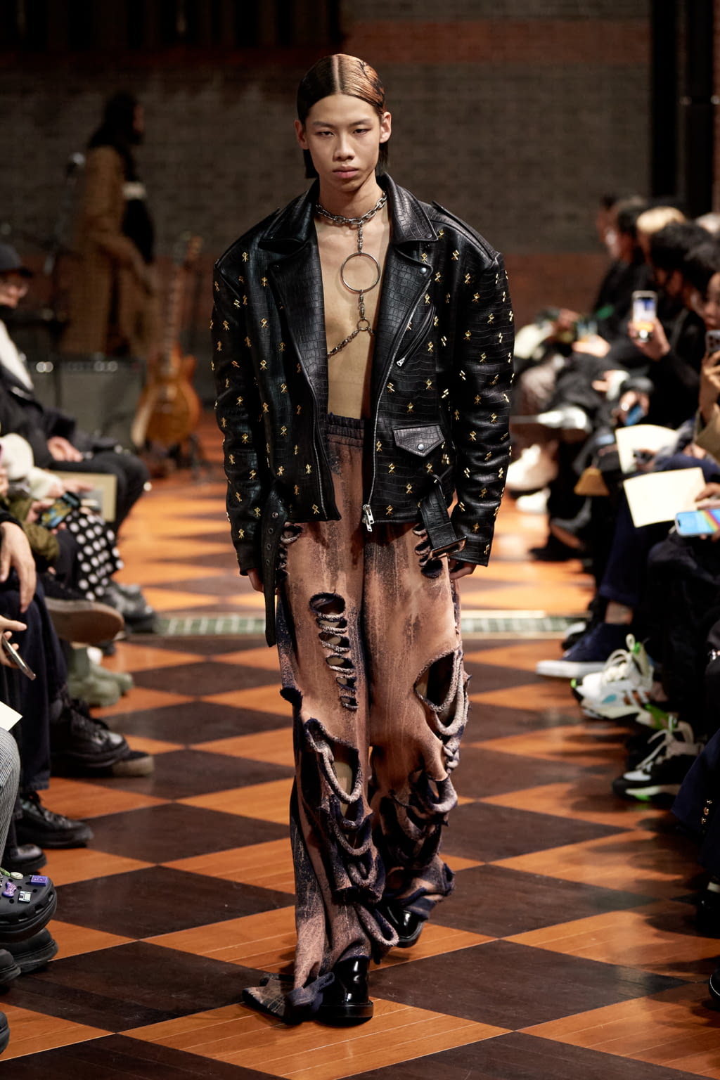 Fashion Week Paris Fall/Winter 2022 look 23 from the Sankuanz collection 男装