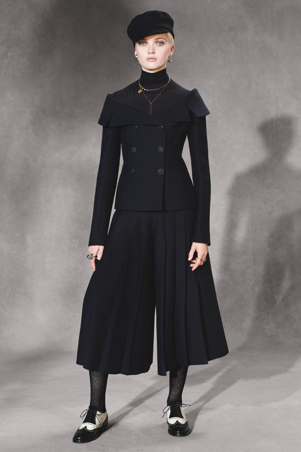 Fashion Week Paris Pre-Fall 2018 look 24 from the Christian Dior collection 女装