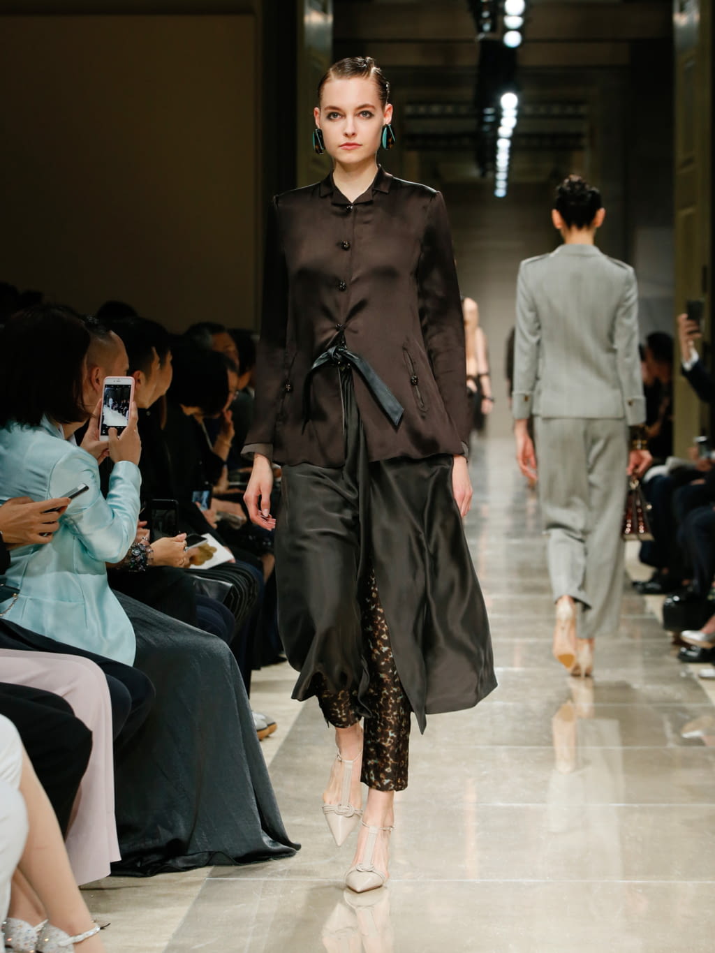 Fashion Week Milan Resort 2020 look 24 from the Giorgio Armani collection womenswear
