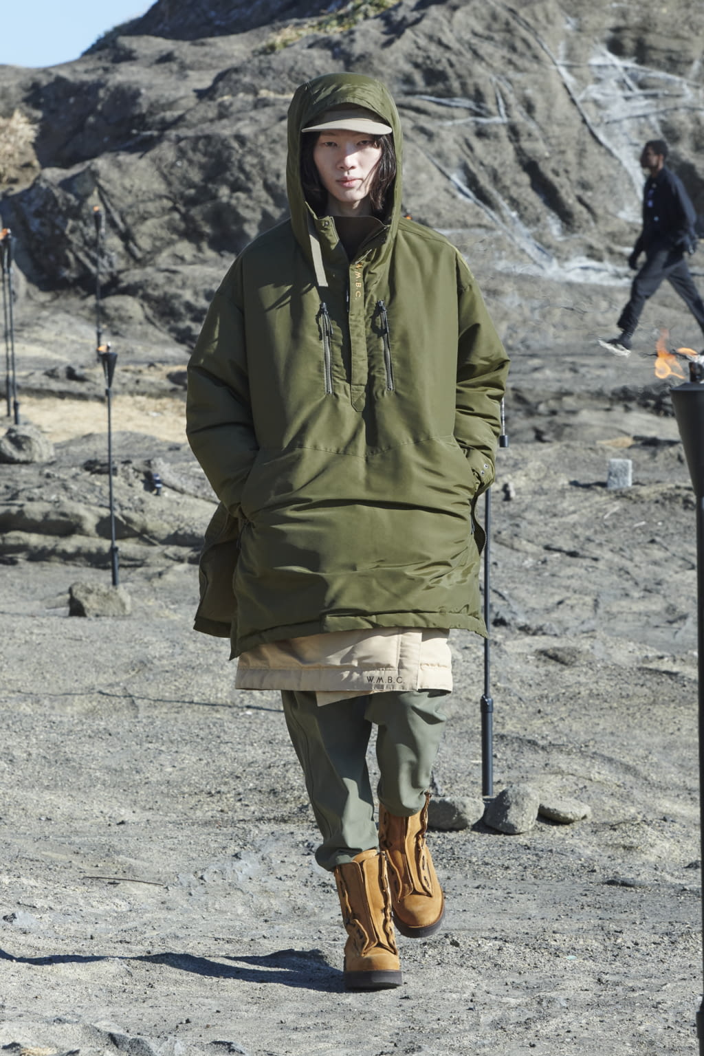 Fashion Week Paris Fall/Winter 2022 look 24 from the White Mountaineering collection 男装