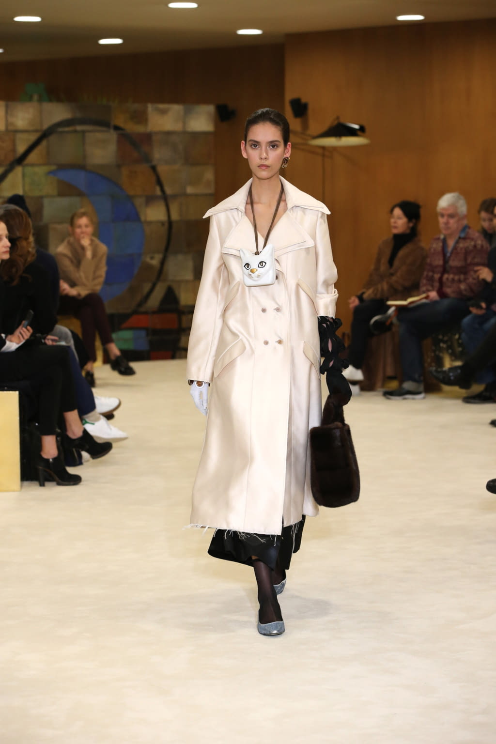 Fashion Week Paris Fall/Winter 2016 look 24 from the Loewe collection womenswear