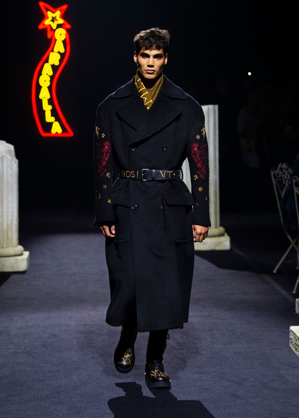 Fashion Week Milan Pre-Fall 2019 look 25 de la collection Moschino womenswear