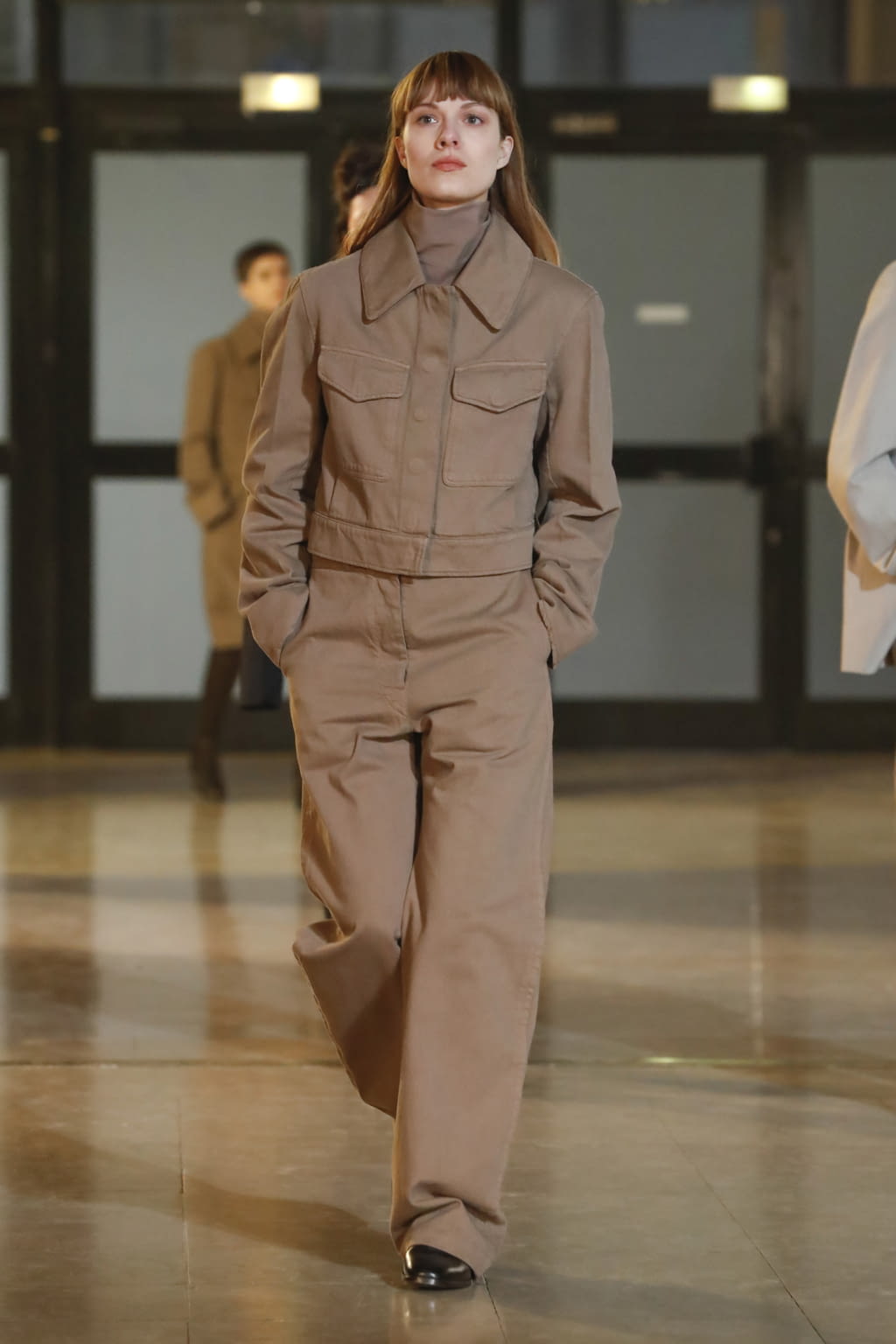Fashion Week Paris Fall/Winter 2020 look 26 from the Lemaire collection womenswear