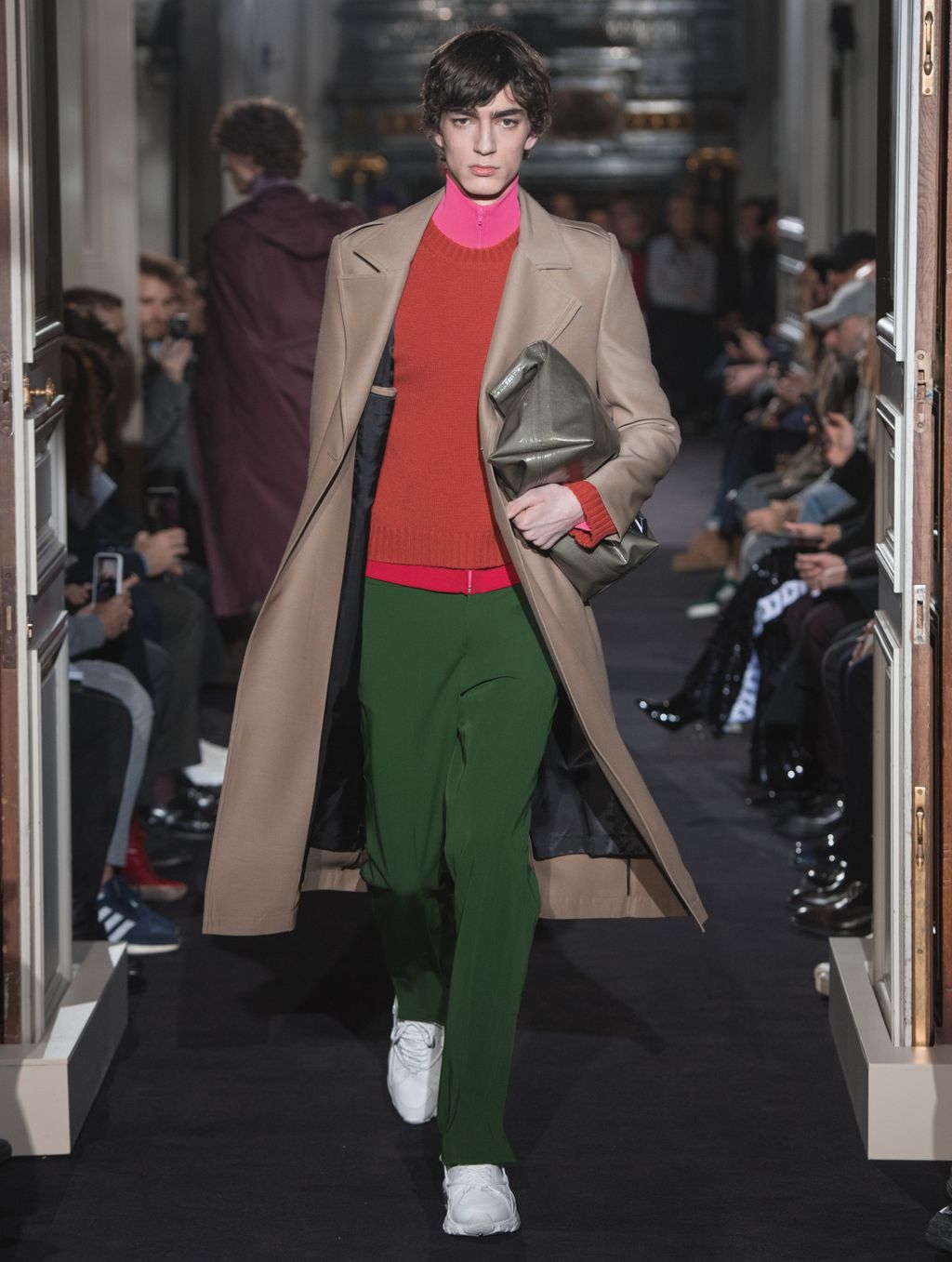 Fashion Week Paris Fall/Winter 2018 look 27 from the Valentino collection 男装