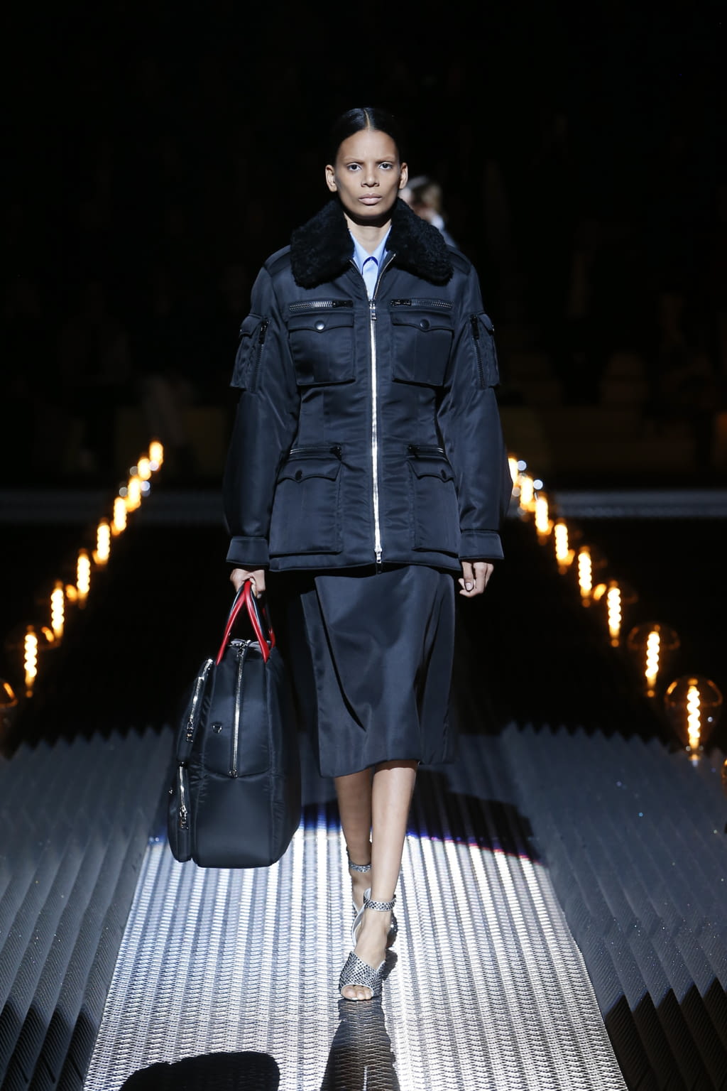 Fashion Week Milan Fall/Winter 2019 look 27 from the Prada collection 女装