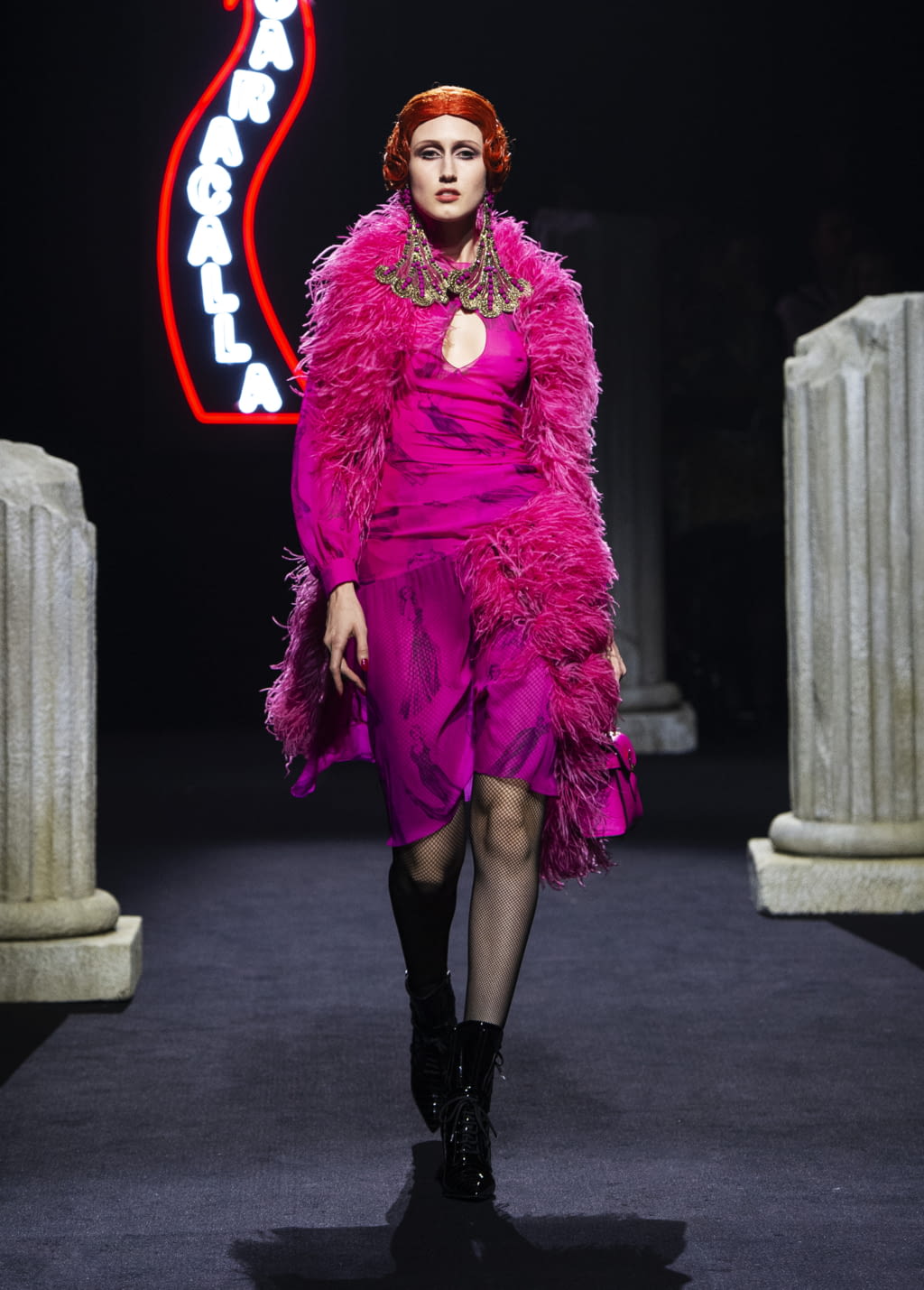 Fashion Week Milan Pre-Fall 2019 look 28 from the Moschino collection 女装