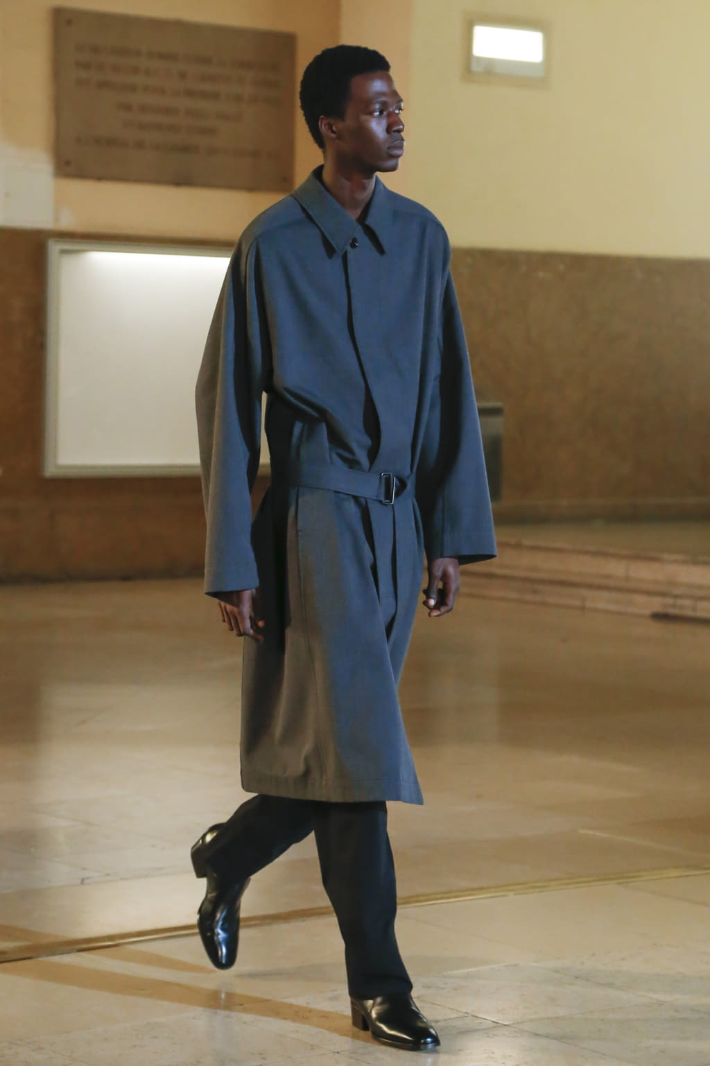 Fashion Week Paris Fall/Winter 2020 look 29 from the Lemaire collection 女装