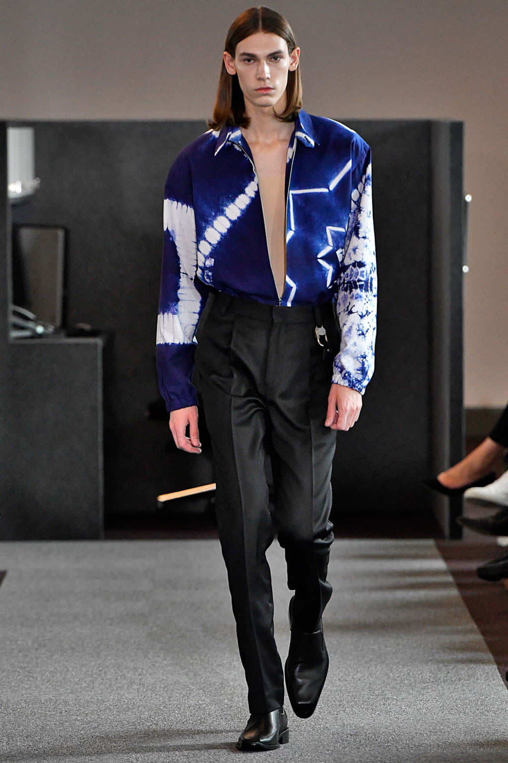 Fashion Week London Spring/Summer 2018 look 29 de la collection Xander Zhou menswear