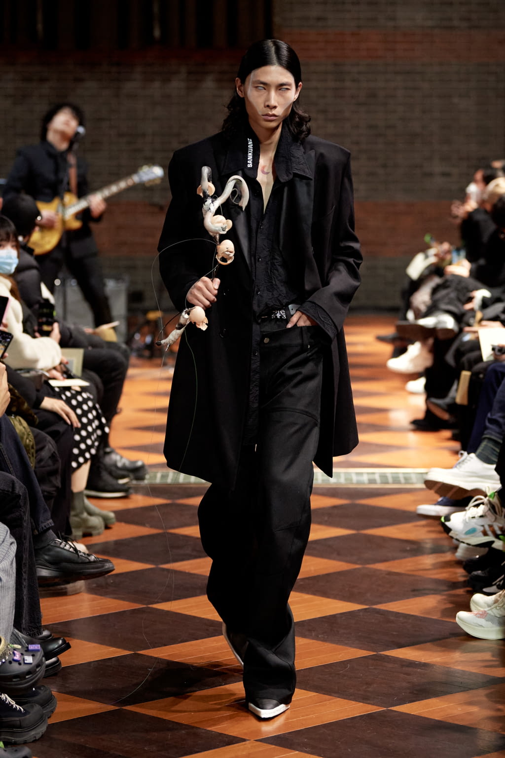 Fashion Week Paris Fall/Winter 2022 look 29 from the Sankuanz collection 男装