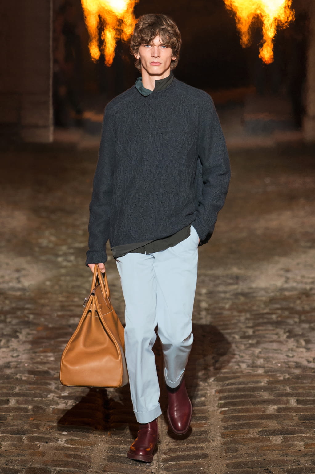 Fashion Week Paris Fall/Winter 2018 look 2 from the Hermès collection menswear