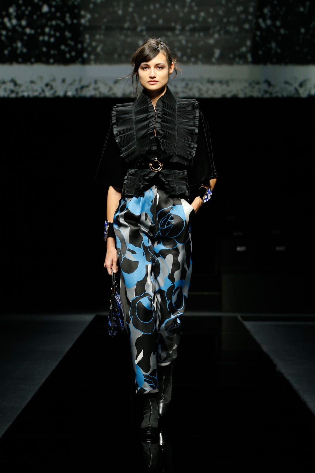 Fashion Week Milan Fall/Winter 2020 look 3 from the Giorgio Armani collection womenswear