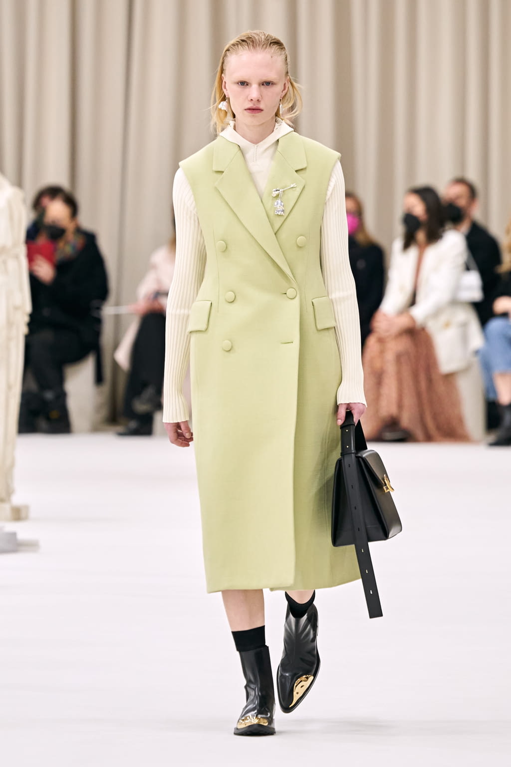 Fashion Week Milan Fall/Winter 2022 look 3 from the Jil Sander collection womenswear