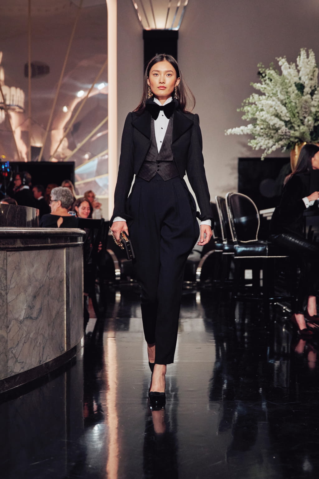 Fashion Week New York Fall/Winter 2019 look 4 from the Ralph Lauren collection womenswear