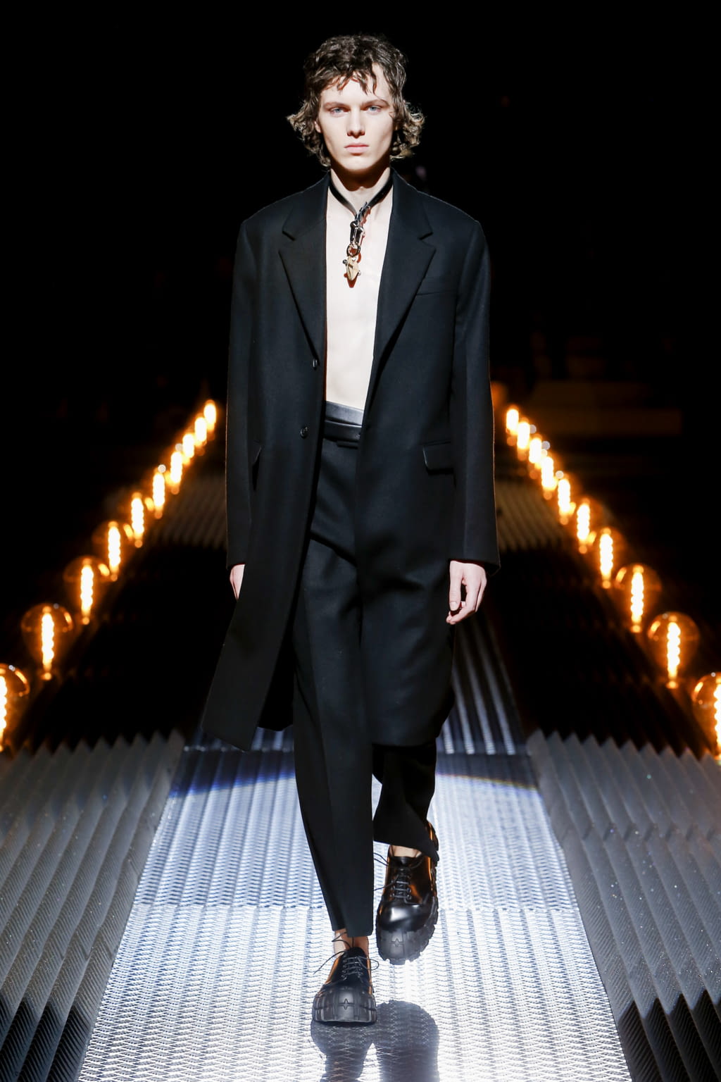 Fashion Week Milan Fall/Winter 2019 look 3 from the Prada collection 男装