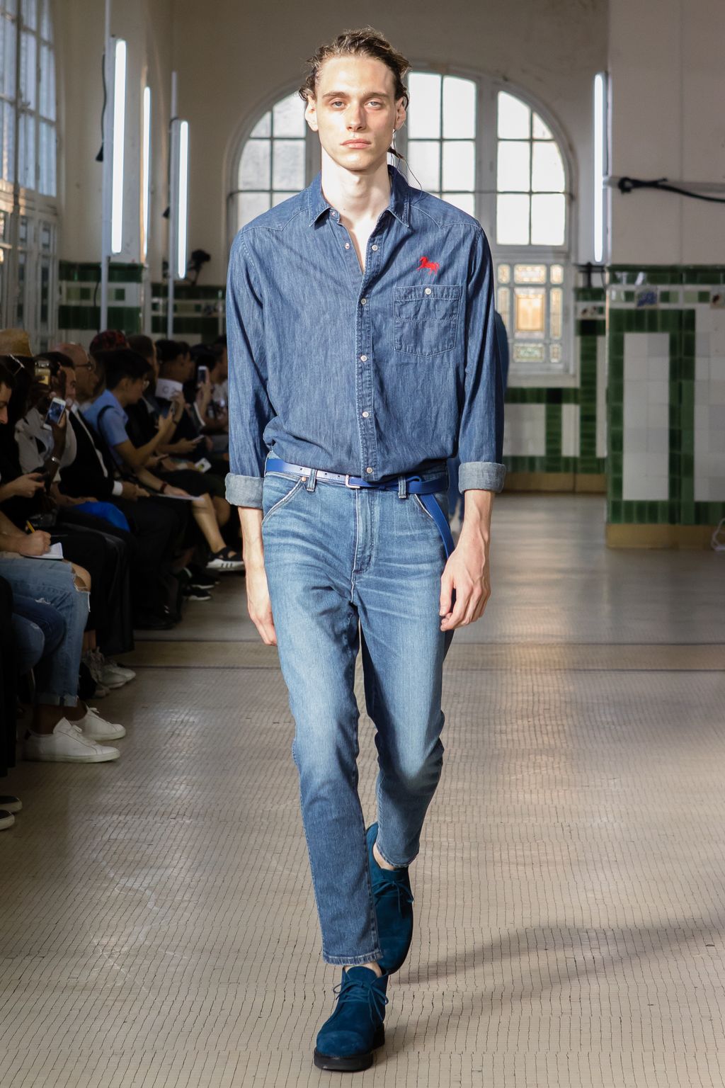 Fashion Week Paris Spring/Summer 2018 look 3 from the White Mountaineering collection 男装