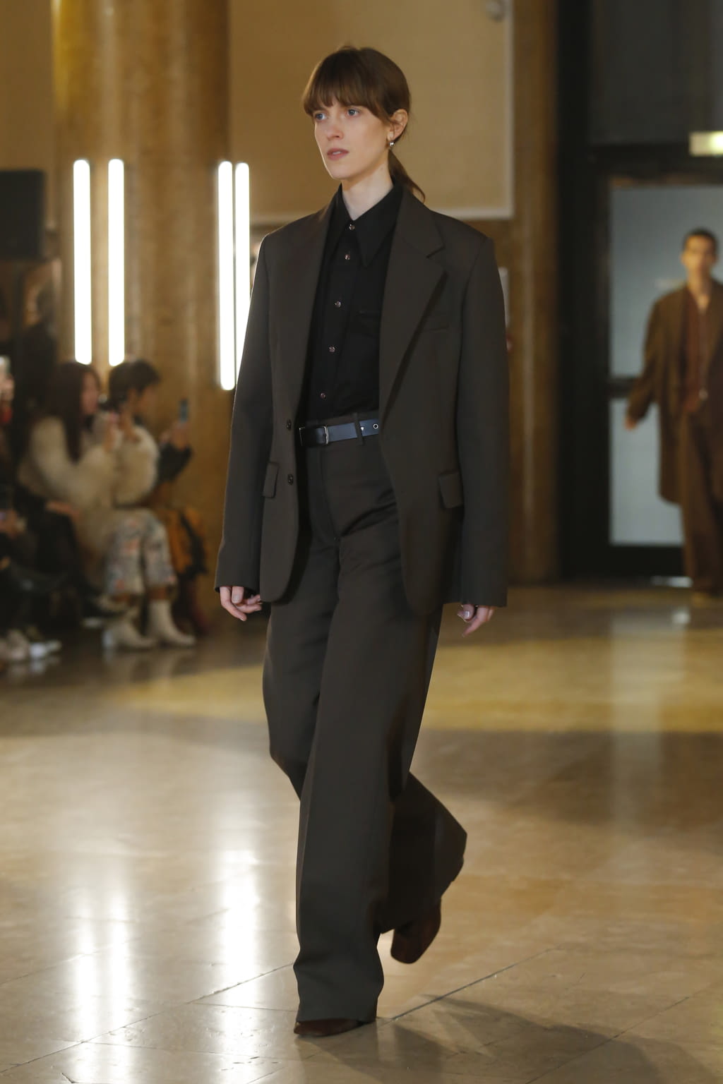 Fashion Week Paris Fall/Winter 2020 look 30 from the Lemaire collection womenswear