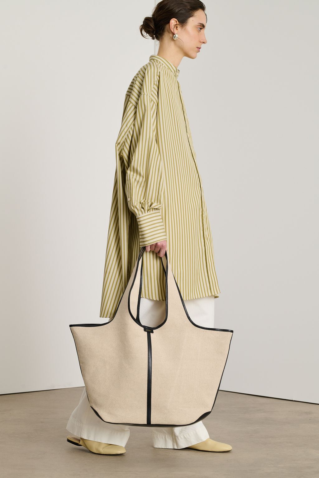 Fashion Week Paris Spring/Summer 2025 look 69 from the Soeur collection 女装