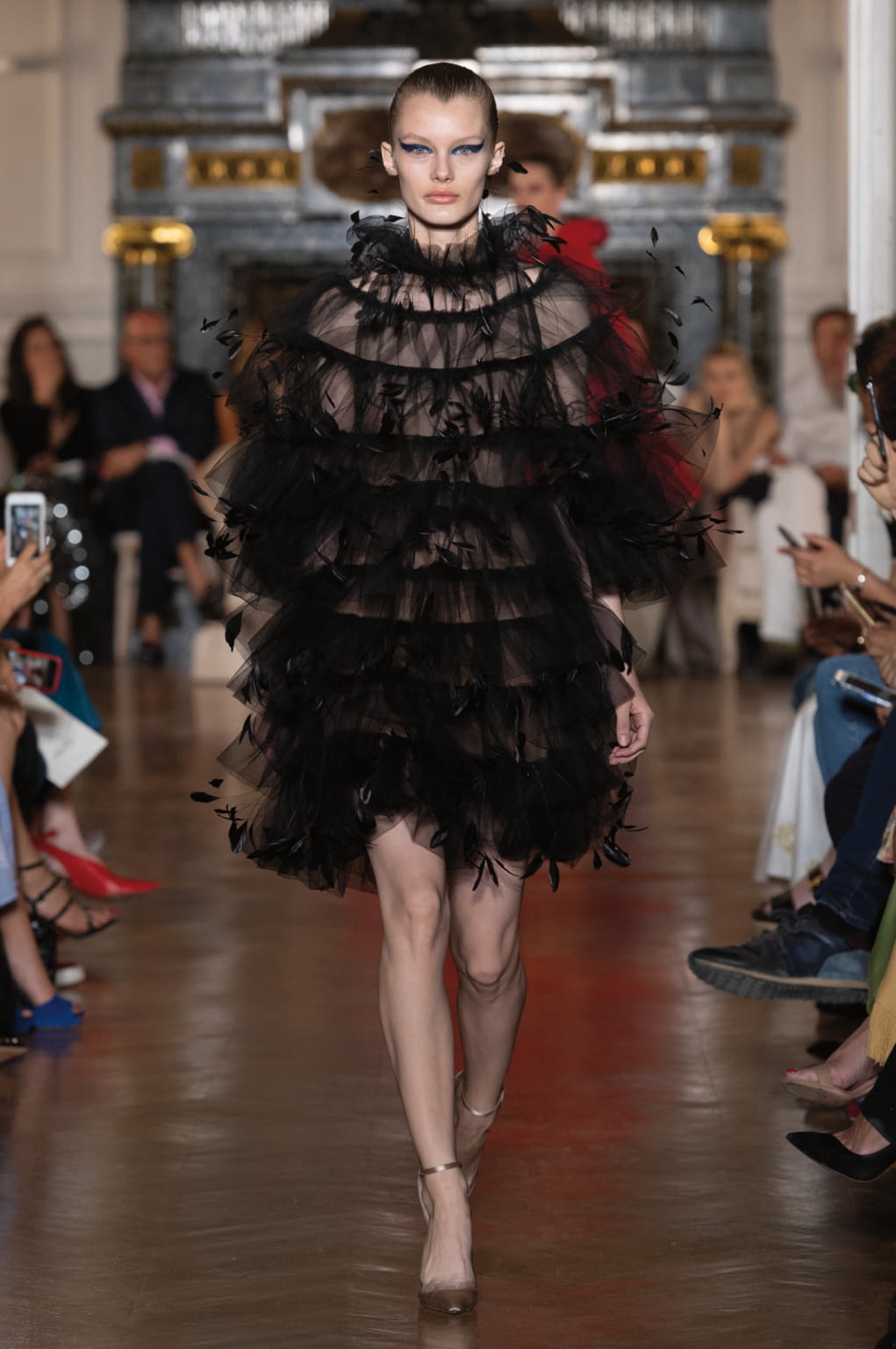 Fashion Week Paris Fall/Winter 2018 look 31 from the Valentino collection couture