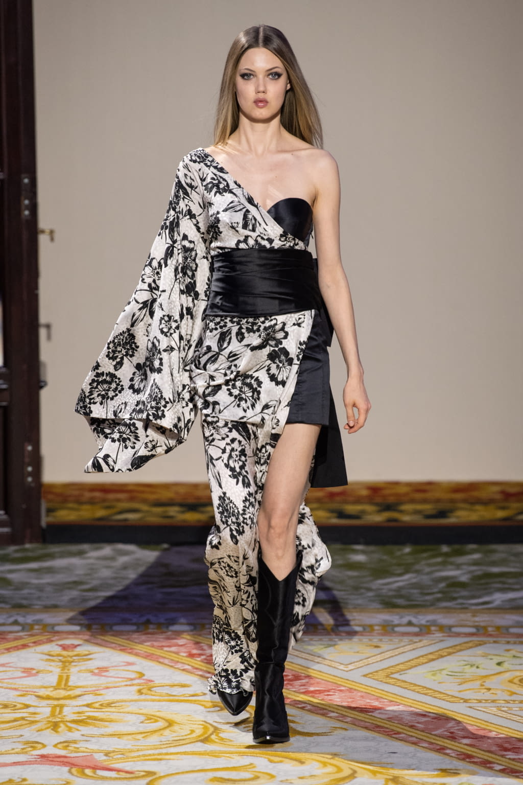Fashion Week Paris Fall/Winter 2020 look 31 de la collection Redemption womenswear