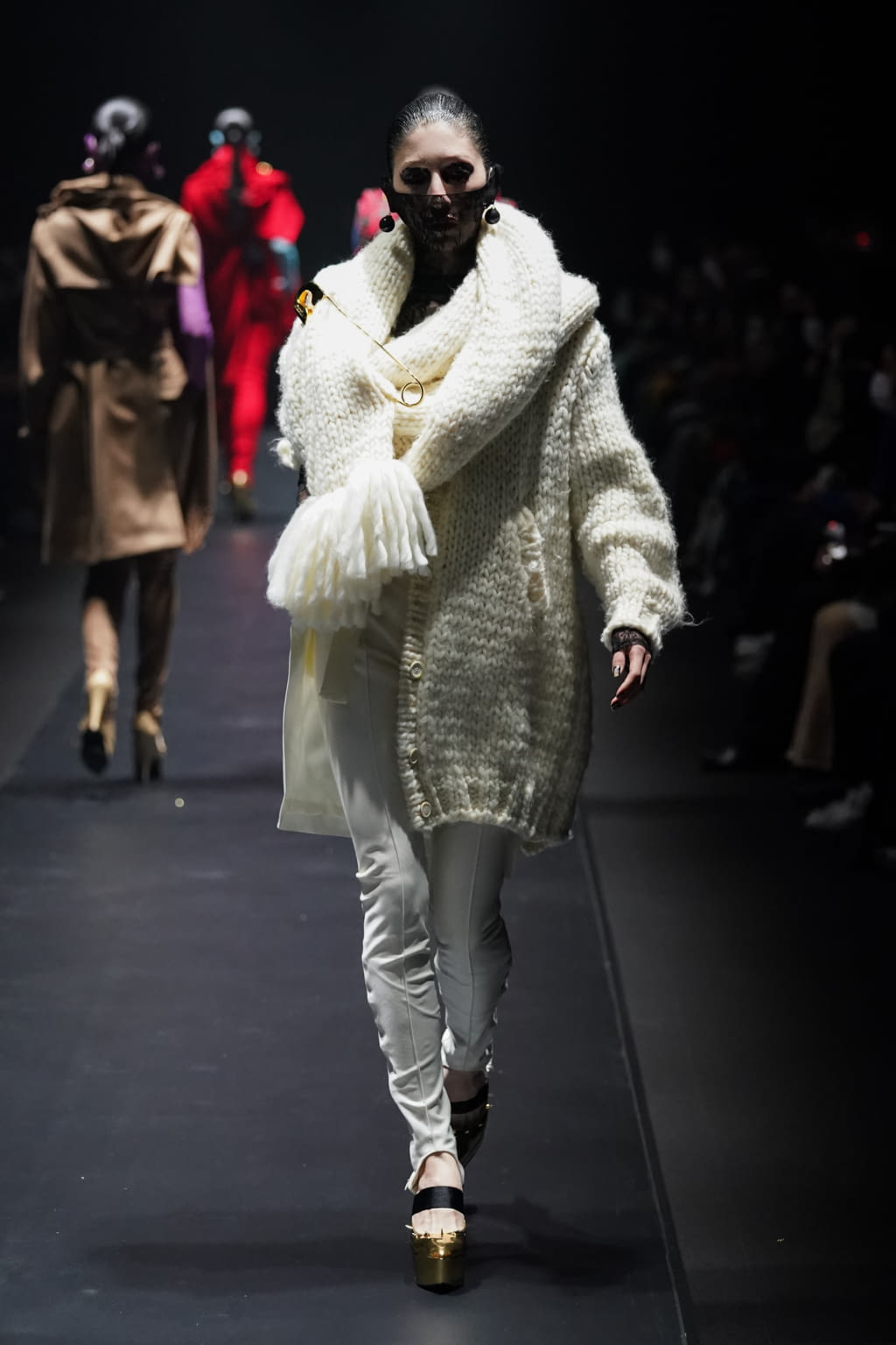 Fashion Week Paris Fall/Winter 2022 look 32 de la collection Undercover womenswear