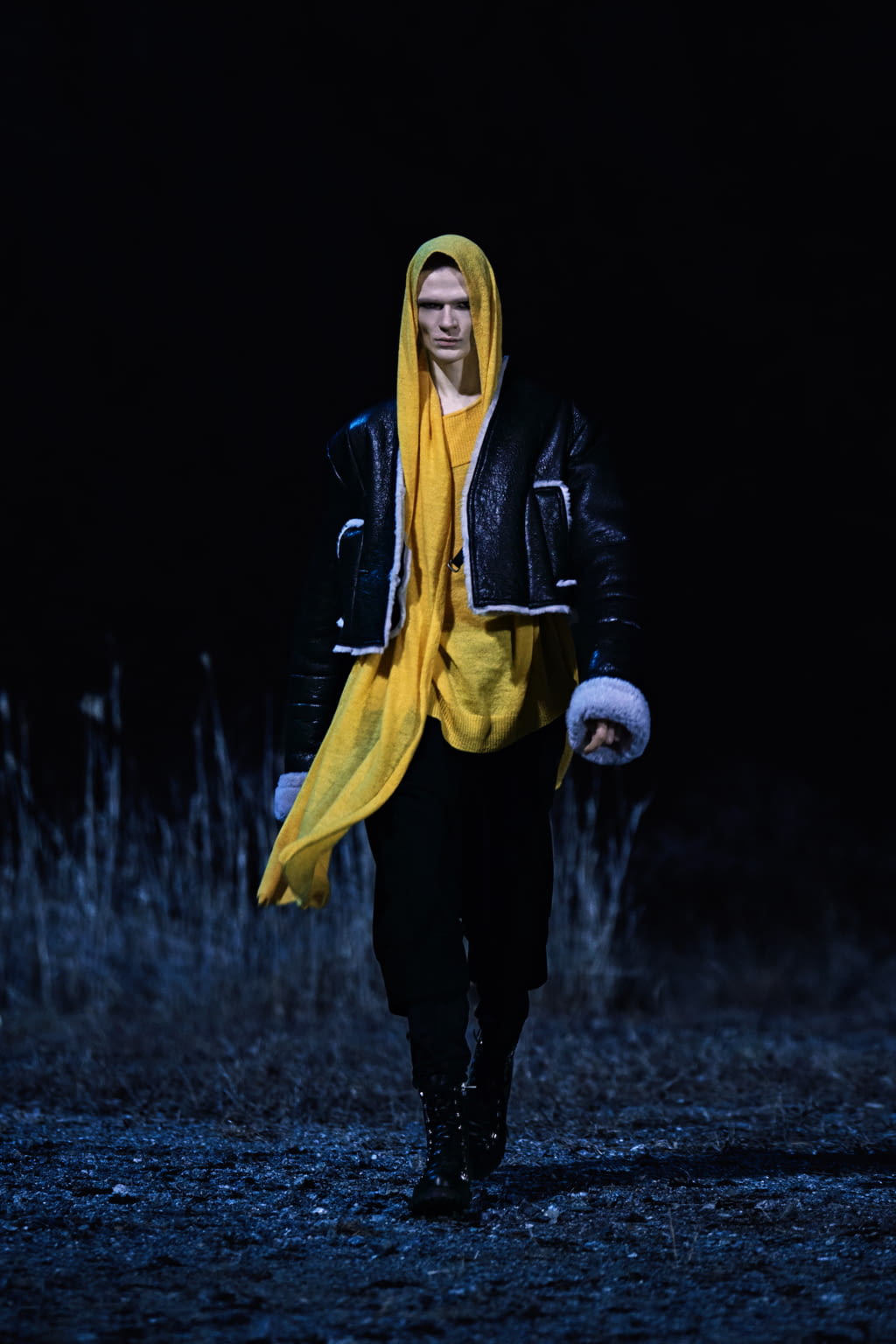 Fashion Week Paris Fall/Winter 2022 look 32 from the Songzio collection menswear